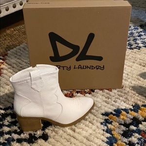 Dirty Laundry Unite Women’s White snake boot